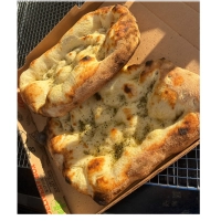 -Italiaanse olijfolie extra vierge, tijm, Siciliaans grof zeezout.<br><br>-Italian olive oil extra virgin, thyme, Sicilian coarse sea salt